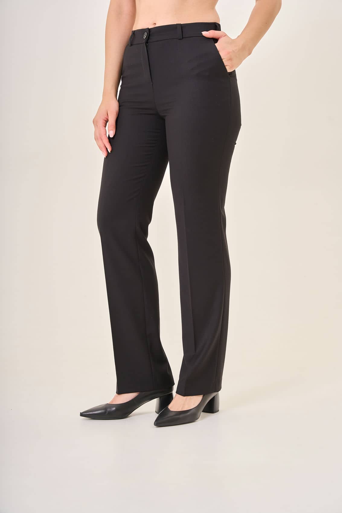 БРЮКИ классические прямого кроя с накладными карманами